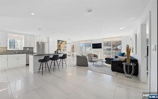 1077 River Rd Unit NO805, Edgewater, NJ 07020