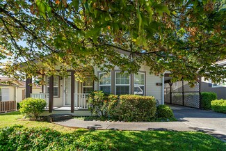217 NW Creekside Dr, Grants Pass, OR 97526