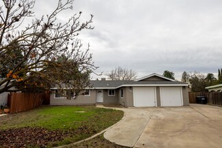 1749 S Clark St, Visalia, CA 93292