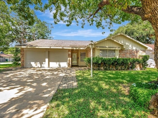 1716 Aspen Ln, Seabrook, TX 77586