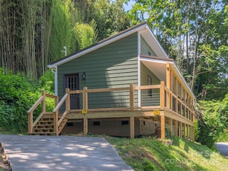 161 S Hill St, Waynesville, NC 28786