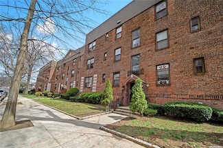 22-27 76 St Unit B2, E. Elmhurst, NY 11370