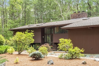 51 Pilgrim Path, Carlisle, MA 01741