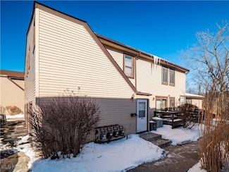 552 Turney Rd Unit D, Bedford, OH 44146