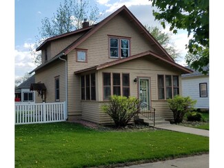 504 3rd St SW, Pipestone, MN 56164