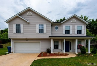 1532 Saint Charles Dr, Hillsboro, MO 63050
