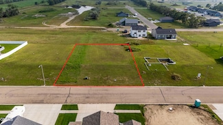 5319 Hendrickson Dr, Bismarck, ND 58504