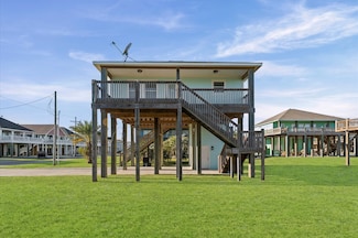 960 Crane Ln, Crystal Beach, TX 77650