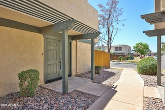 6024 W Golden Ln, Glendale, AZ 85302