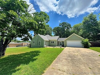 312 N Mission Ave, Tahlequah, OK 74464