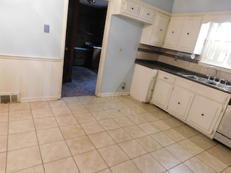 2063 Oakvalley Rd, Memphis, TN 38116