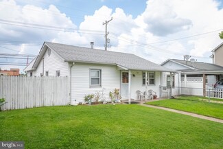 37 Dihedral Dr, Middle River, MD 21220