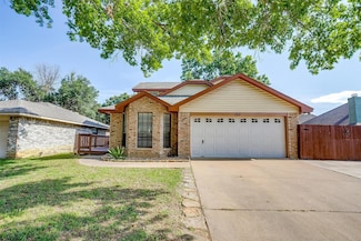 1217 Eagle Lake Dr, Azle, TX 76020