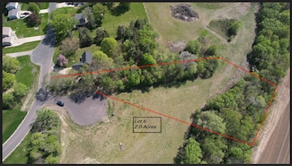 705 Cherrywood Dr SW, Pine Island, MN 55963