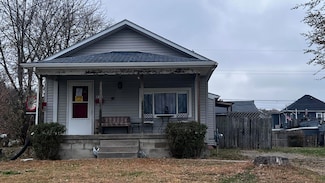 813 E 7th St, Muscatine, IA 52761