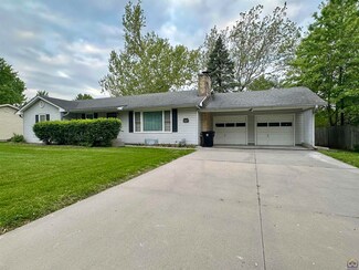 917 SW Grand Ct, Topeka, KS 66606