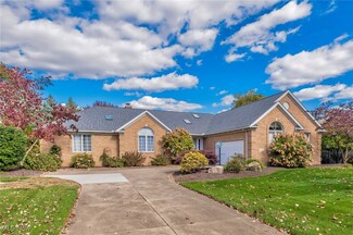 5064 Paddington Down Rd NW, Canton, OH 44718