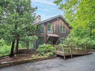 12 Pine Hill Ln, Princeton, MA 01541