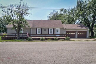 102 N Cross St, Francisco, IN 47649