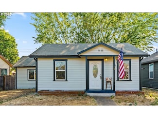 954 Elm St, Junction City, OR 97448