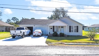 2125 14th St, Port Neches, TX 77651
