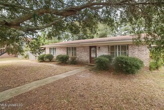 2504 Pass Rd, Biloxi, MS 39531