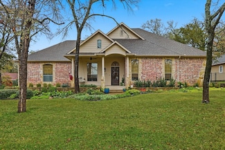 1125 Kiowa Dr E, Gainesville, TX 76240