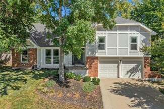 8603 Greenway Ln, Lenexa, KS 66215