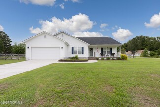 107 Coral Ridge Rd, Richlands, NC 28574