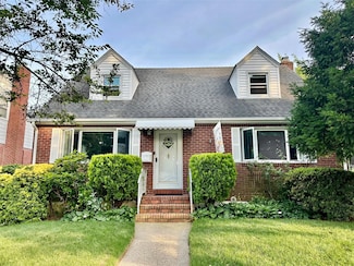 26612 82nd Ave, Glen Oaks, NY 11004
