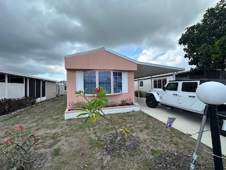 4530 9th St E Unit 5, Bradenton, FL 34203