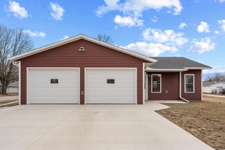 403 W Greene St, Clarksville, IA 50619