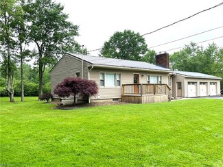 14200 Eureka Rd, Columbiana, OH 44408