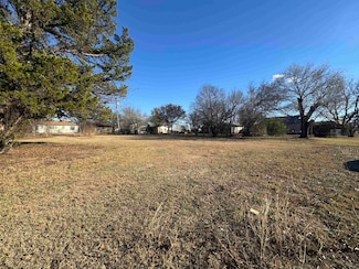 104 N 1st St, Duncan, OK 73533