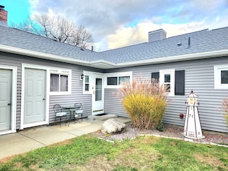 71 Greenwood Terrace, Chicopee, MA 01022
