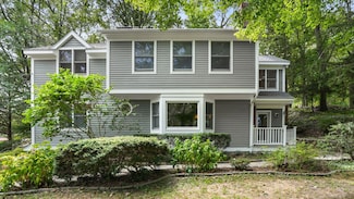 9 Trailside Dr, Norwalk, CT 06851