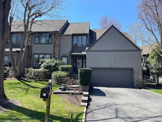 133 Woodbrook Rd Unit 135, White Plains, NY 10605