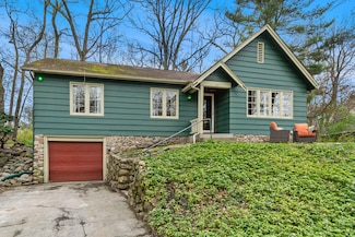 17 Angle Rd, Michiana Shores, IN 46360