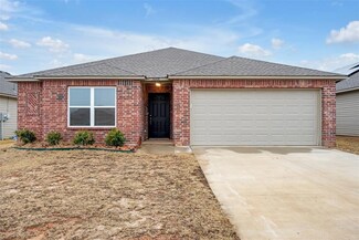 3008 Russell Rd, Chickasha, OK 73018