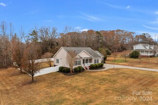 1734 Doctor Saye Ln, Sharon, SC 29742