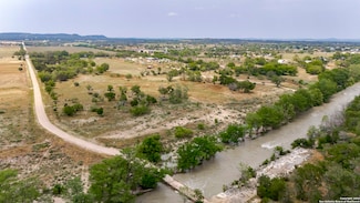 106 Homilius Rd, Comfort, TX 78013