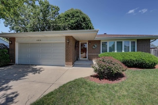 1213 Rose Ct, Bartlett, IL 60103