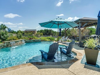 121 Pond View Ct, Spring Branch, TX 78070