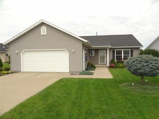 806 Hampton Dr, Williamsburg, IA 52361