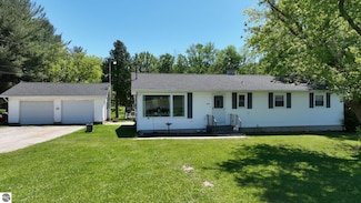 648 E Remus Rd, Mount Pleasant, MI 48858