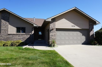 1014 37th St NW, Watertown, SD 57201