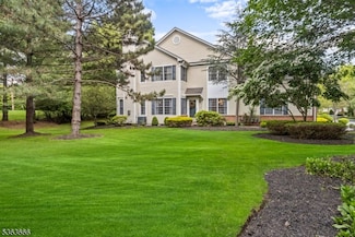1 Chestnut Ct, Cedar Grove, NJ 07009
