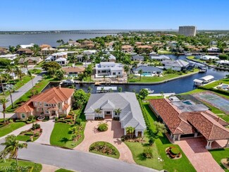 813 Cal Cove Dr, Fort Myers, FL 33919