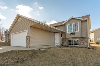 2763 Oshkosh Ln NW, Rochester, MN 55901