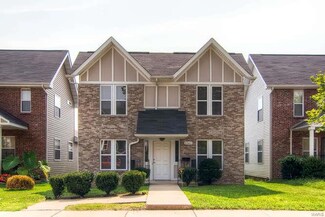 5562 Palm St, Saint Louis, MO 63120